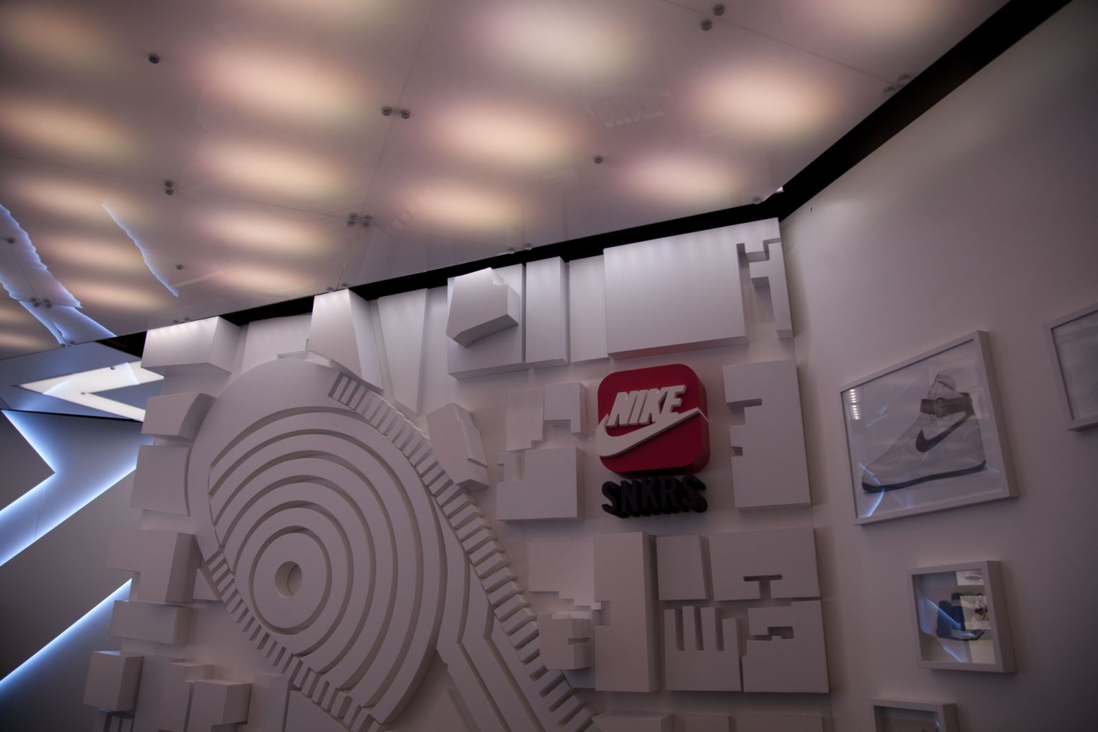 Nike introduces SNKRS app at pop-up shop during All-Star weekend in NYC -  NBC Sports