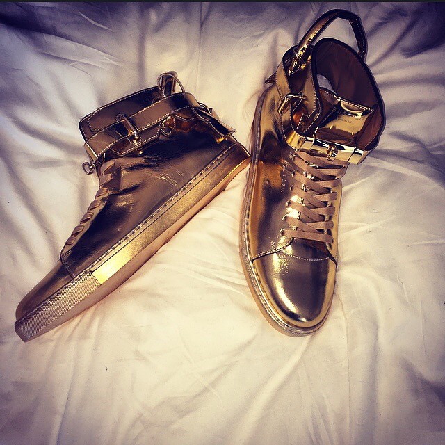 Chris Brown Picks Up Buscemi 100mm Gold