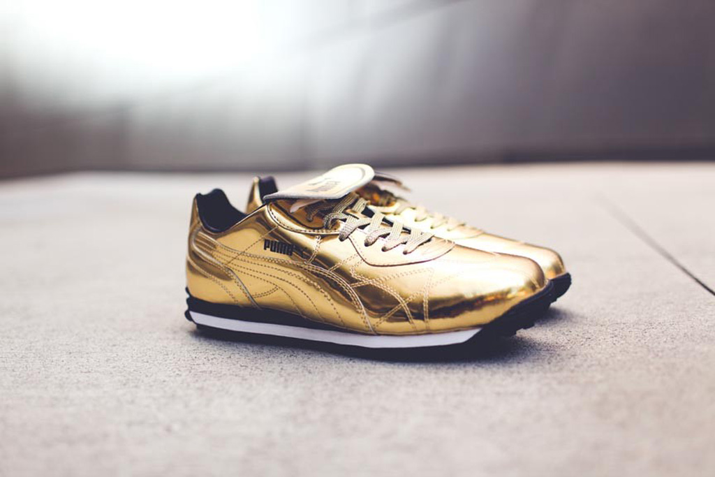 Puma shoes with store gold