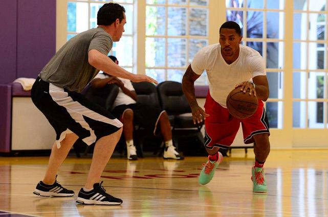 Derrick Rose Wears adidas D Rose 4 Green Brown Pink (3)