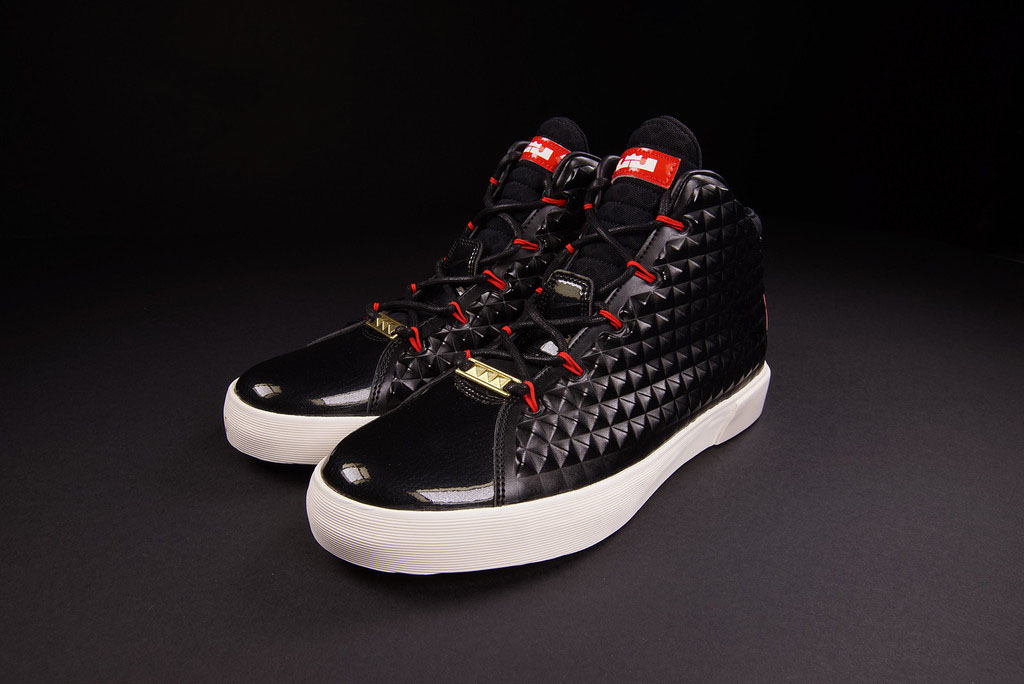 Lebron xii nsw lifestyle on sale black