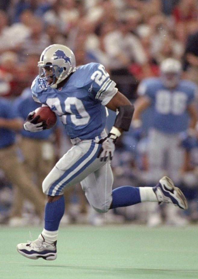 Barry Sanders wearing Nike Air Zoom Turf (1996)