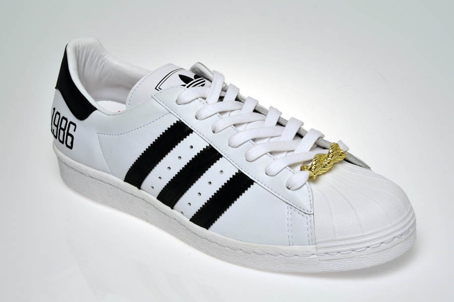 Superstar bunny. Adidas Originals Superstar. Кеды adidas Originals Superstar. Адидас суперстар 80. Adidas Superstar 80s.