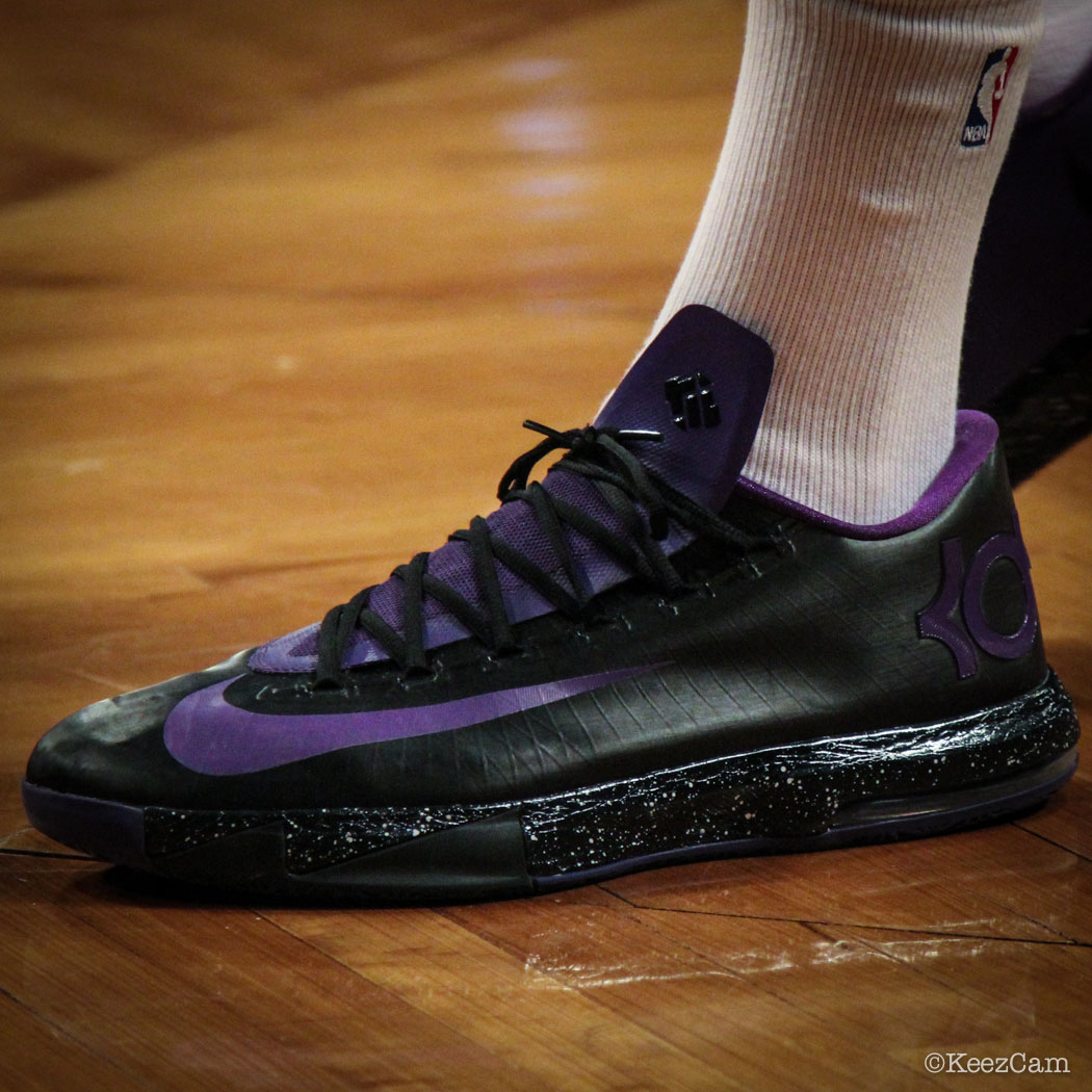 Jason Thompson wearing Nike KD 6 iD