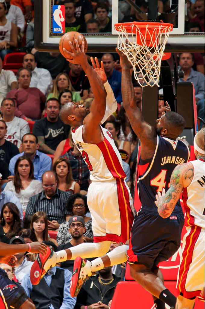 Dwyane Wade wearing Li-Ning Way of Wade Gradient Peel by Mache Custom Kicks (6)