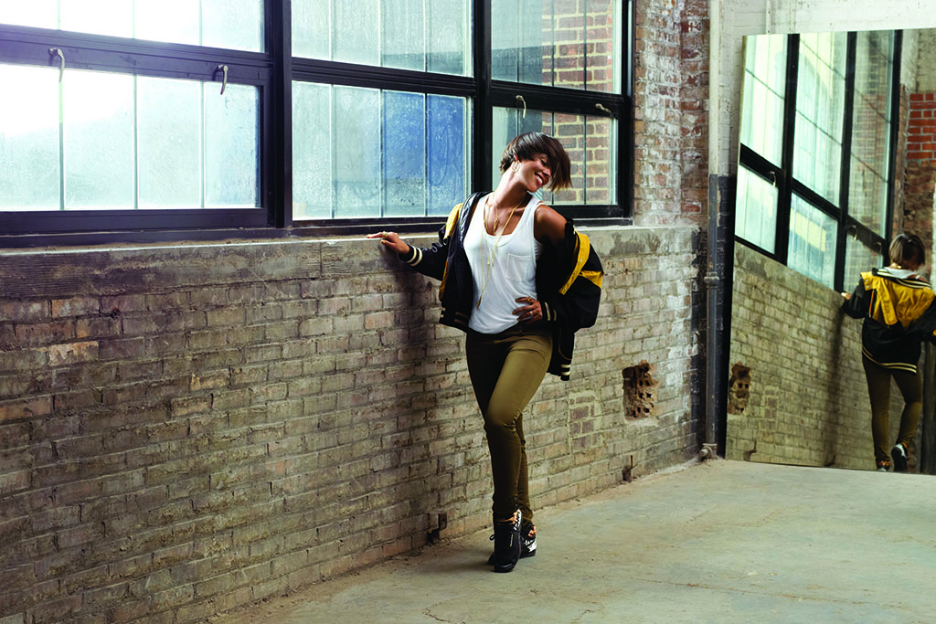 Reebok Classics & Alicia Keys - Girl On Fire (1)