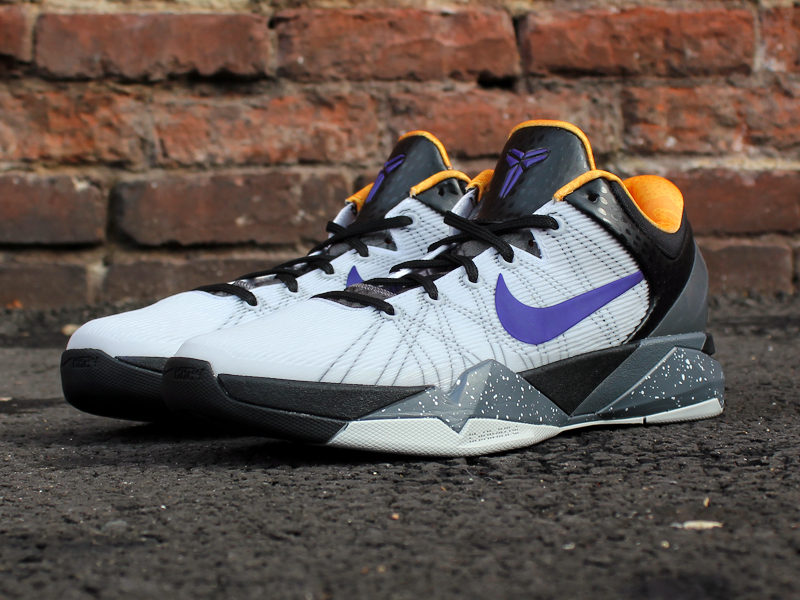 gritar Cartas credenciales Experto Nike Zoom Kobe VII "University Gold" - New Images | Complex