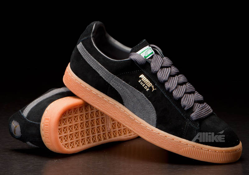 puma suede classic trainers with gum sole in black