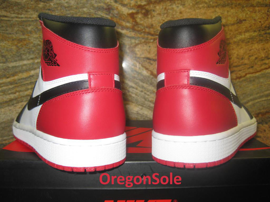 Air Jordan Retro I 1 High OG Black Toe 555088-184 (3)