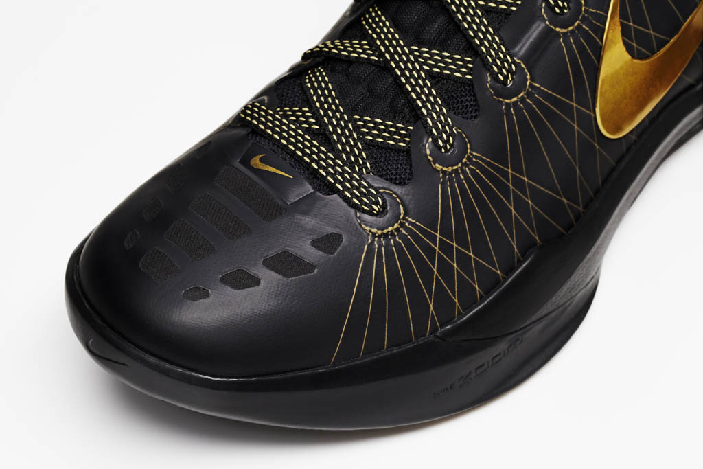 Nike hyperdunk black outlet and gold