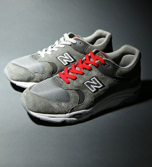 Briefing x Beauty & Youth x New Balance CM1700 and Luggage Collection 5