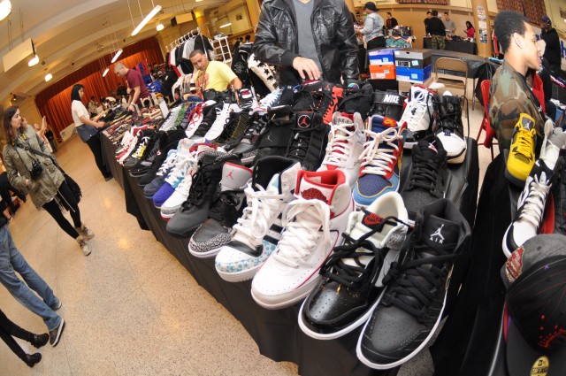 Sneaker sales con 22