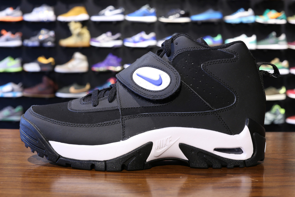 Nike Air Mission - Black/White-Royal 