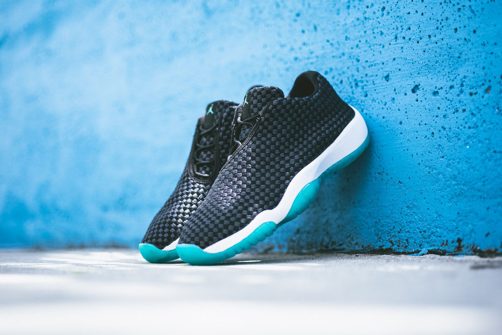 air jordan future low black white