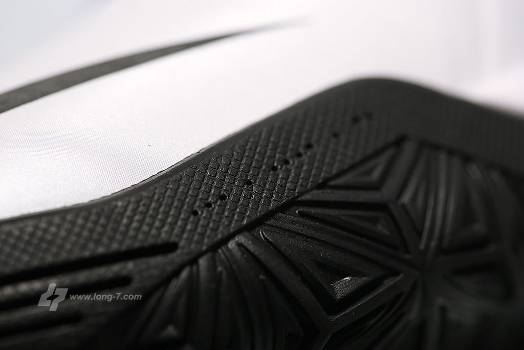 Nike Zoom Soldier VII 7 White/Black-Metallic Silver (11)