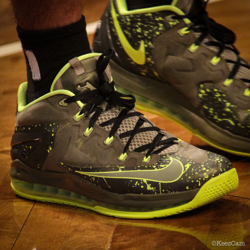 Phil Pressey wearing Nike LeBron XI 11 Low Dunkman