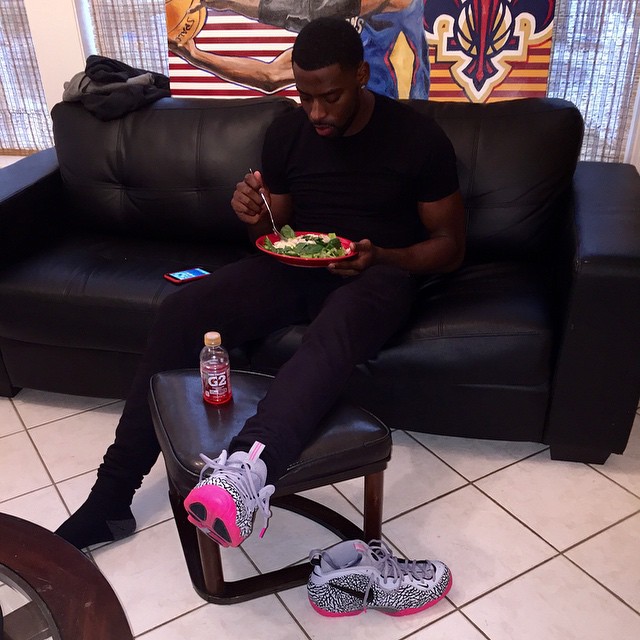 Tyreke Evans wearing Nike Air Foamposite Pro Elephant