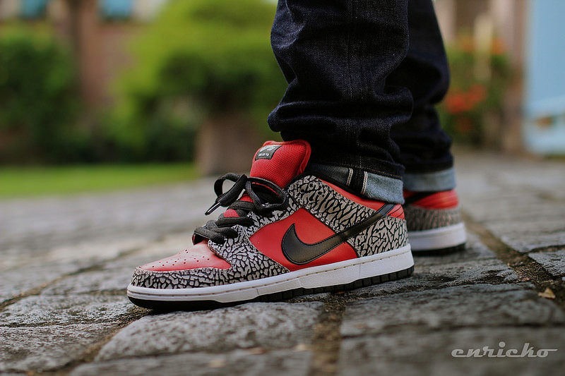 Supreme x Nike SB Dunk Low