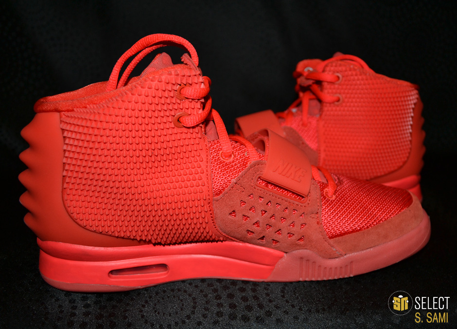 nike yeezy october red