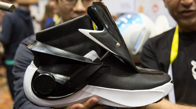 These Smart Sneakers Heat Themselves 