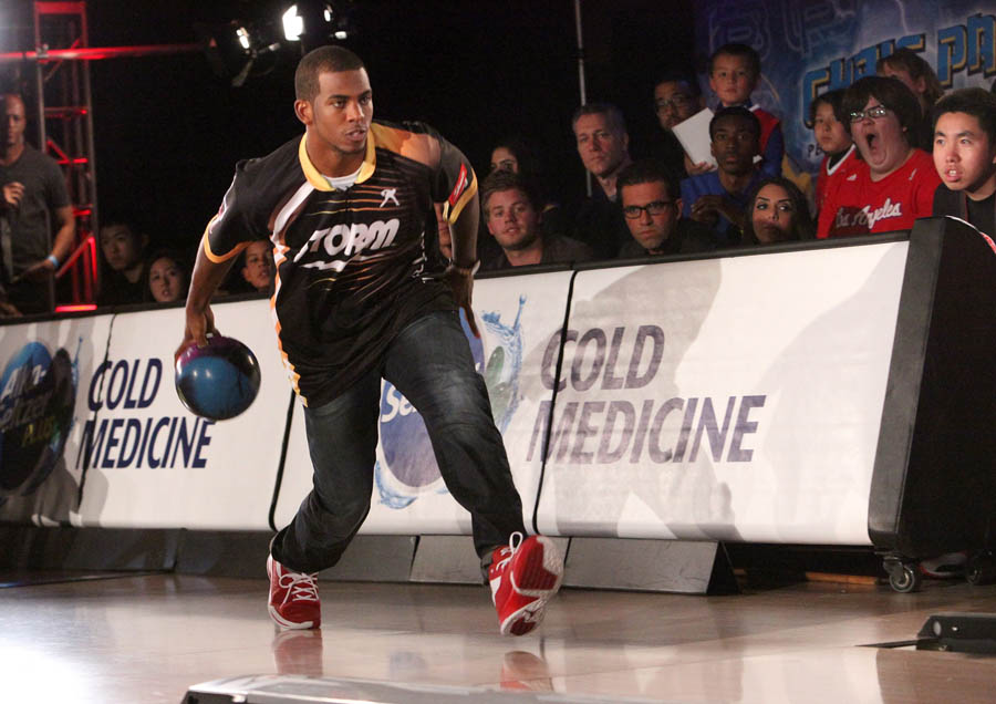 Chris Paul PBA Celebrity Bowling Tournament 2012 - Chris Paul (3)