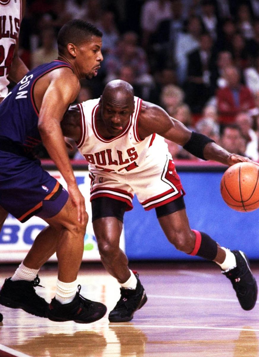 Flashback: Michael Jordan Wearing Chicago Air Jordan X