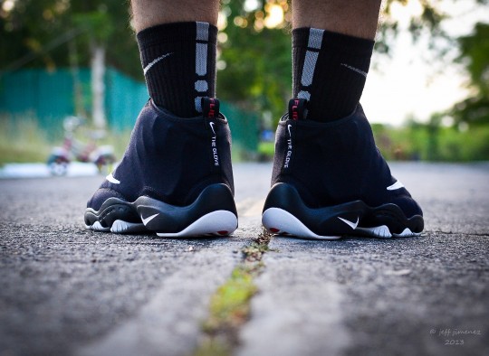 nike air zoom flight the glove on feet