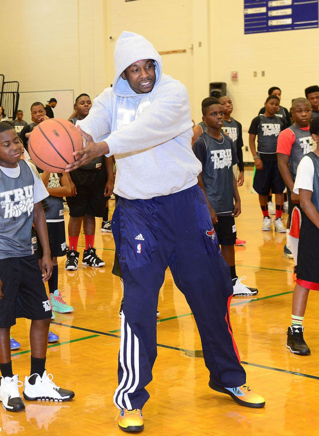 2 Chainz wearing adidas Crazy Fast Graffiti Pack