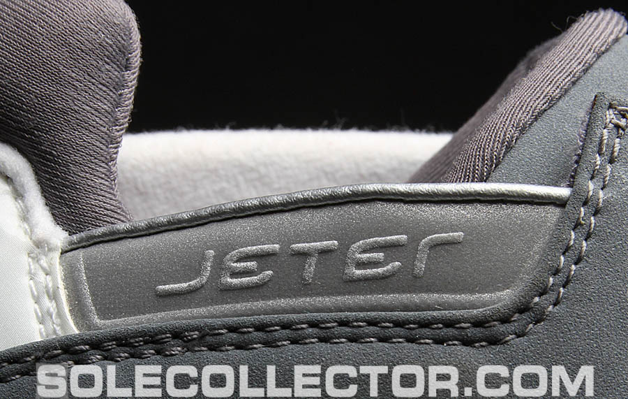 Derek jeter hot sale jordans 2006