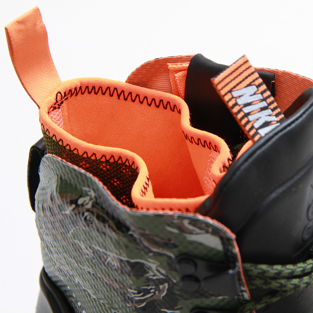 Nike LunarTerra Arktos Tiger Camo modular bootie