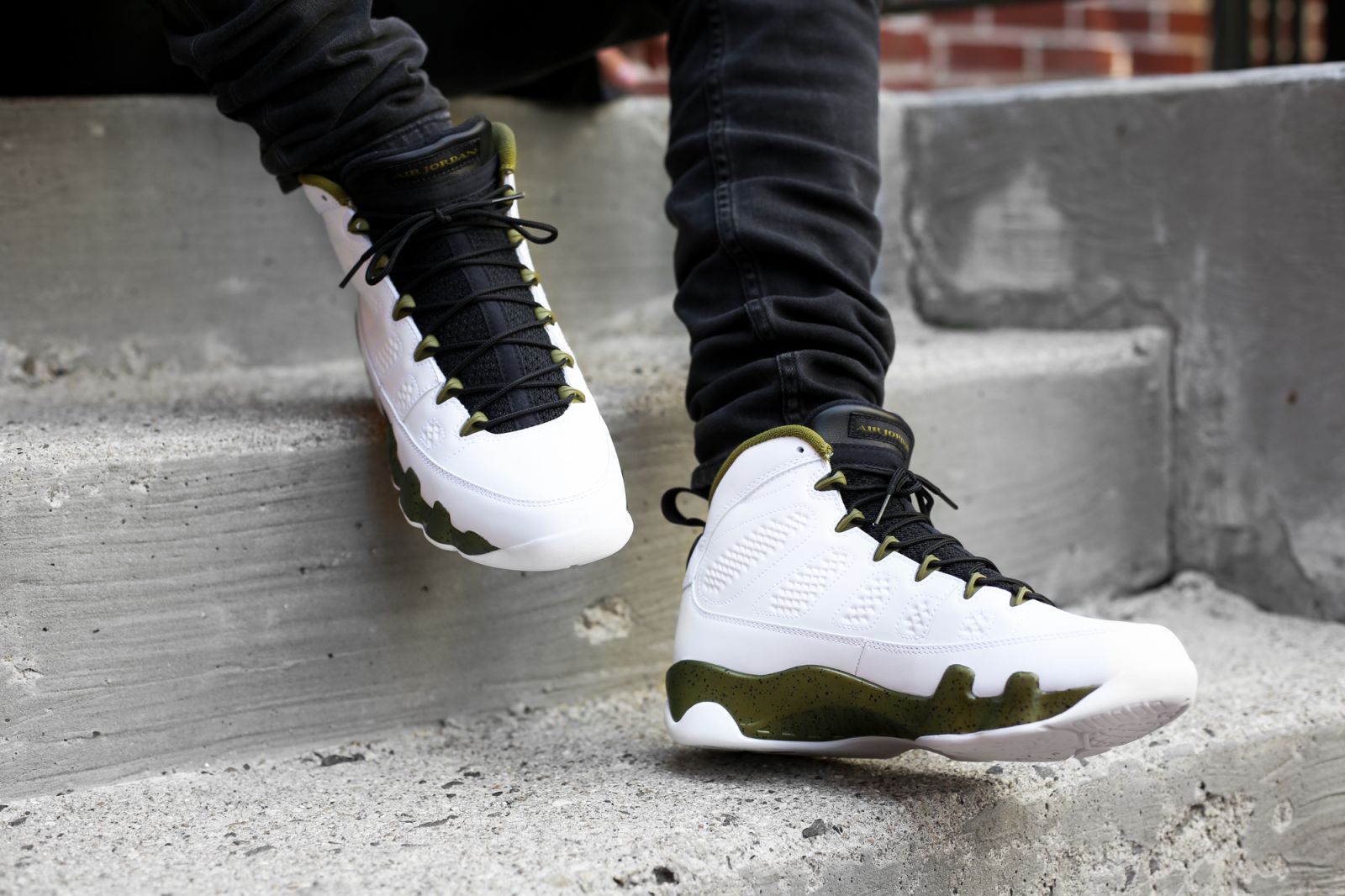 jordan retro 9 gold and white