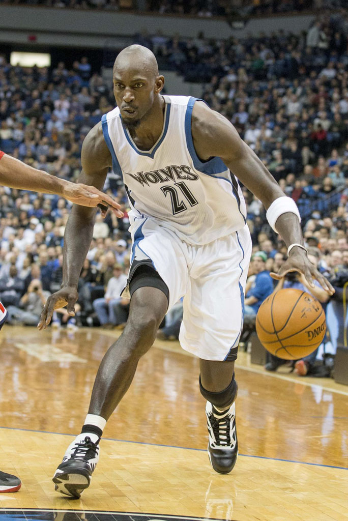 Kevin Garnett wearing ANTA KG 5 in Minnesota Timberwolves Return (3)