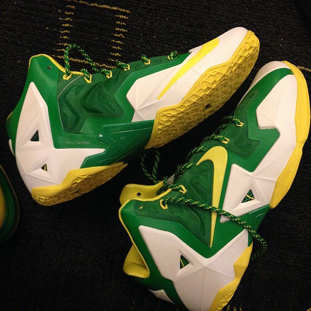 Nike LeBron 11 XI Oregon Ducks