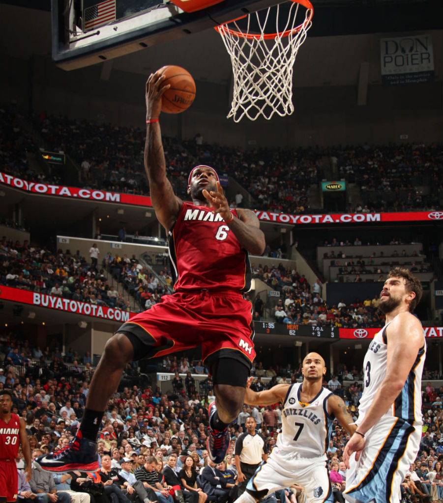 LeBron James wearing Nike LeBron X Veterans Day PE (2)