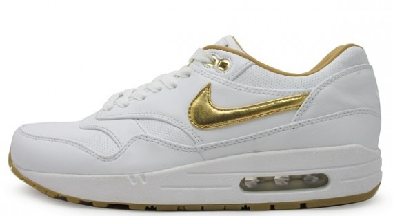 white and gold air max
