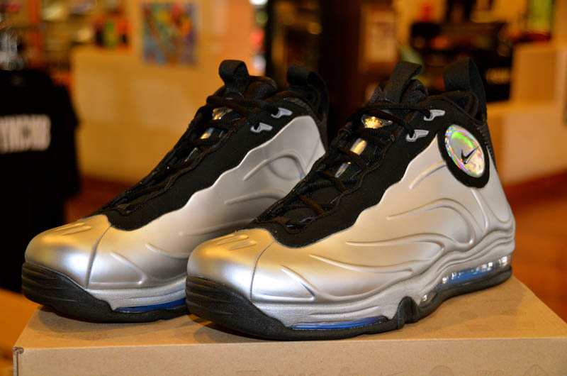 nike total air foamposite max silver