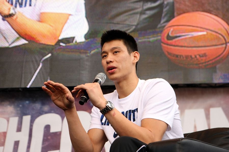 Jeremy Lin at Florida Mall Foot Locker 2012 All-Star Weekend (5)