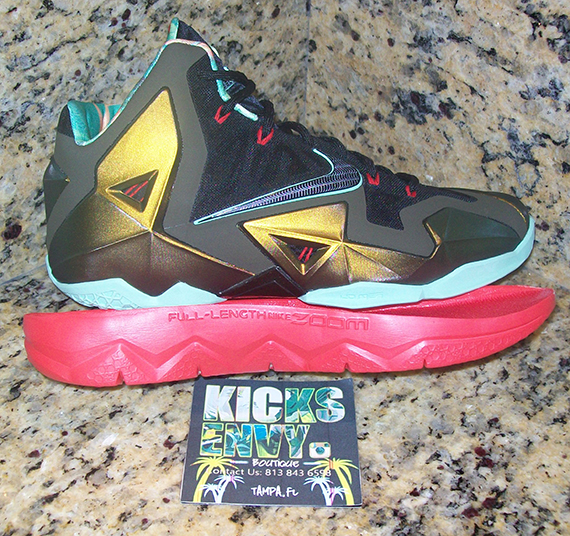 Nike lebron best sale 11 gold