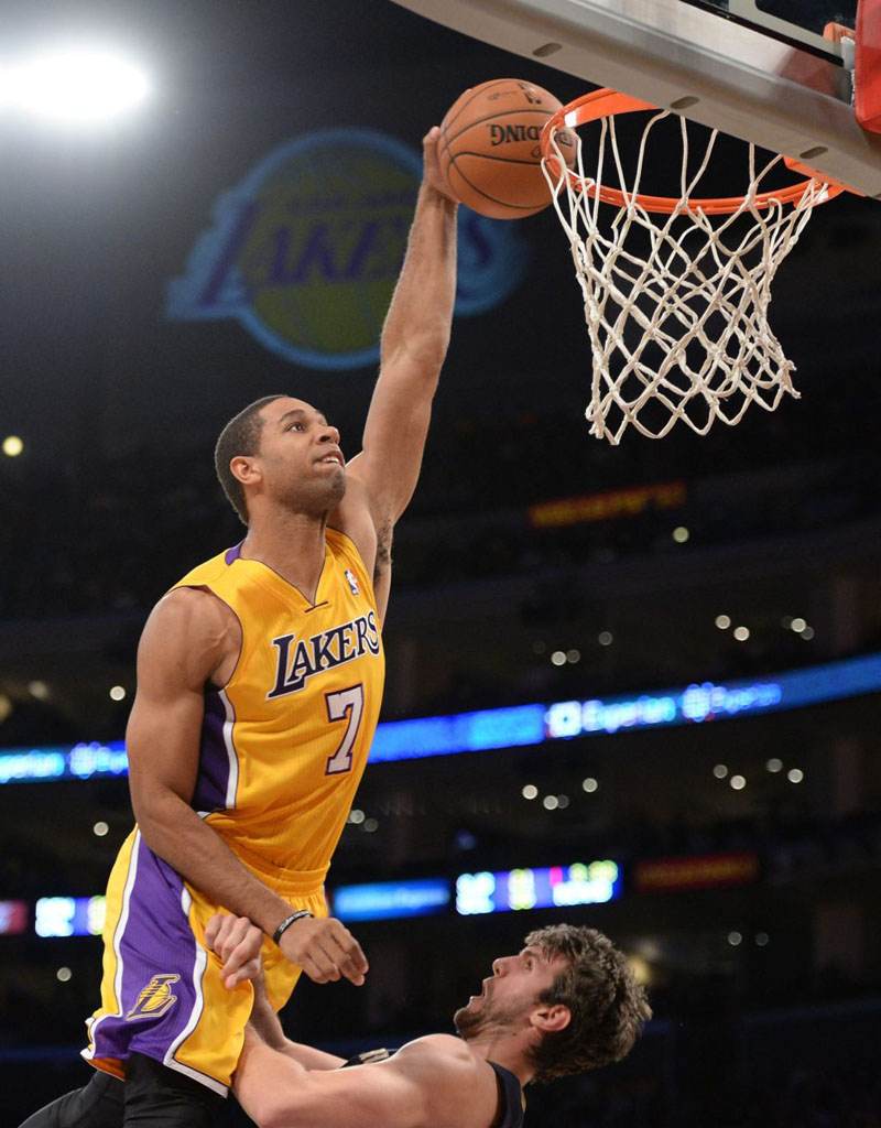 Xavier Henry Posterizes Jeff Withey in 'Purple Gradient' Nike Kobe 8 (1)