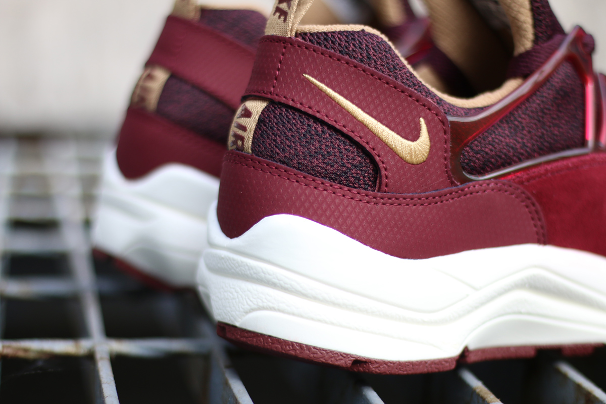 nike air huarache burgundy