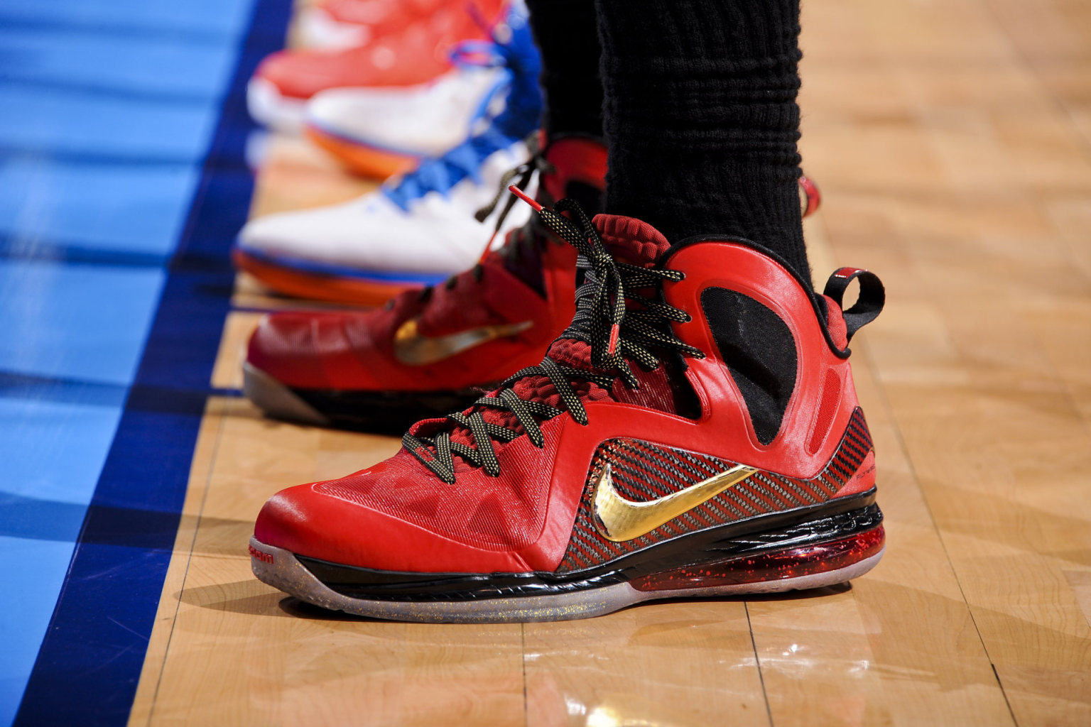 lebron james shoes 2012