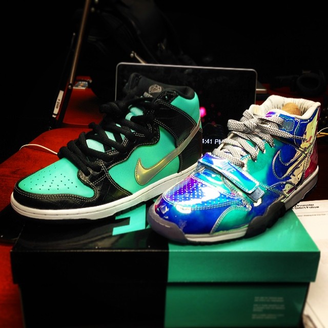 Big Tigger Picks Up Nike Dunk SB High Tiffany, Nike Air Trainer 1 Silver Speed