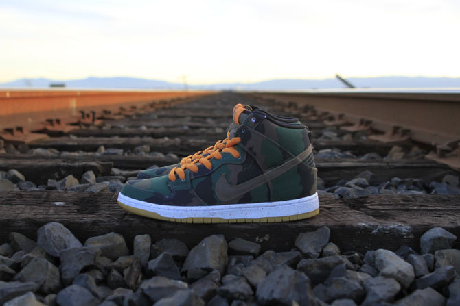 510 Skate Shop x Nike SB Dunk High Fog Camo profile