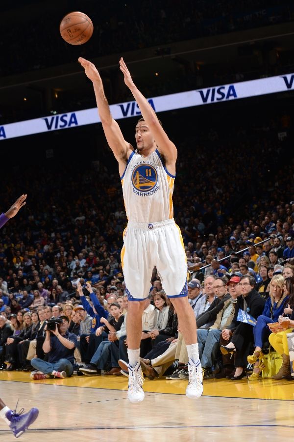 Klay Thompson Scores 37 Points in the 3rd Quarter wearing a Nike Hyperdunk 2014 PE (3)