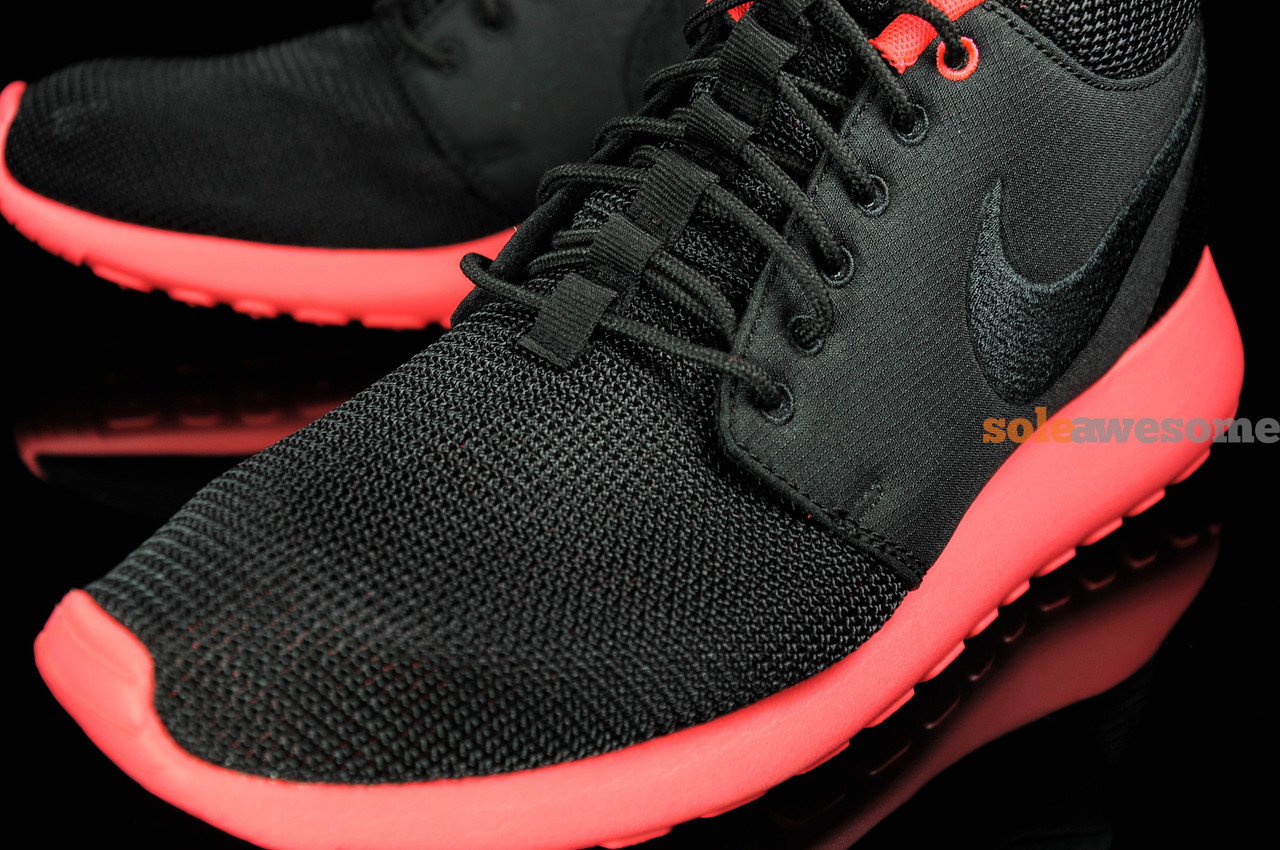 nike roshe run black red