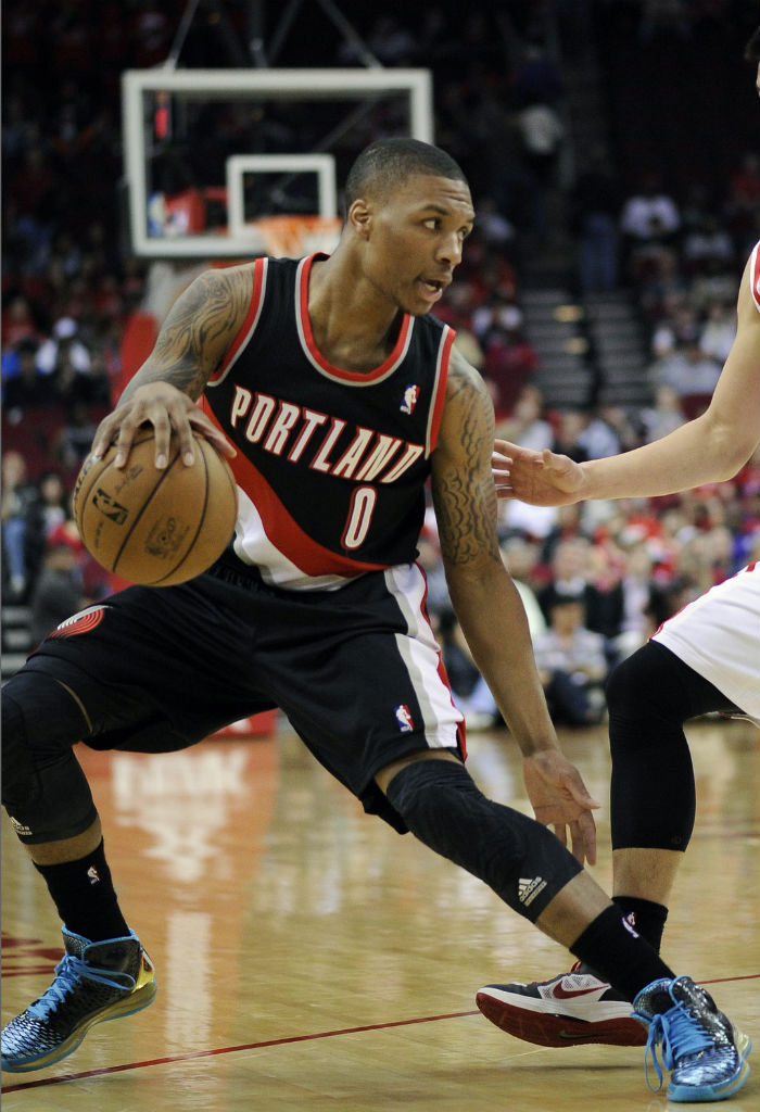 damian lillard wearing nike