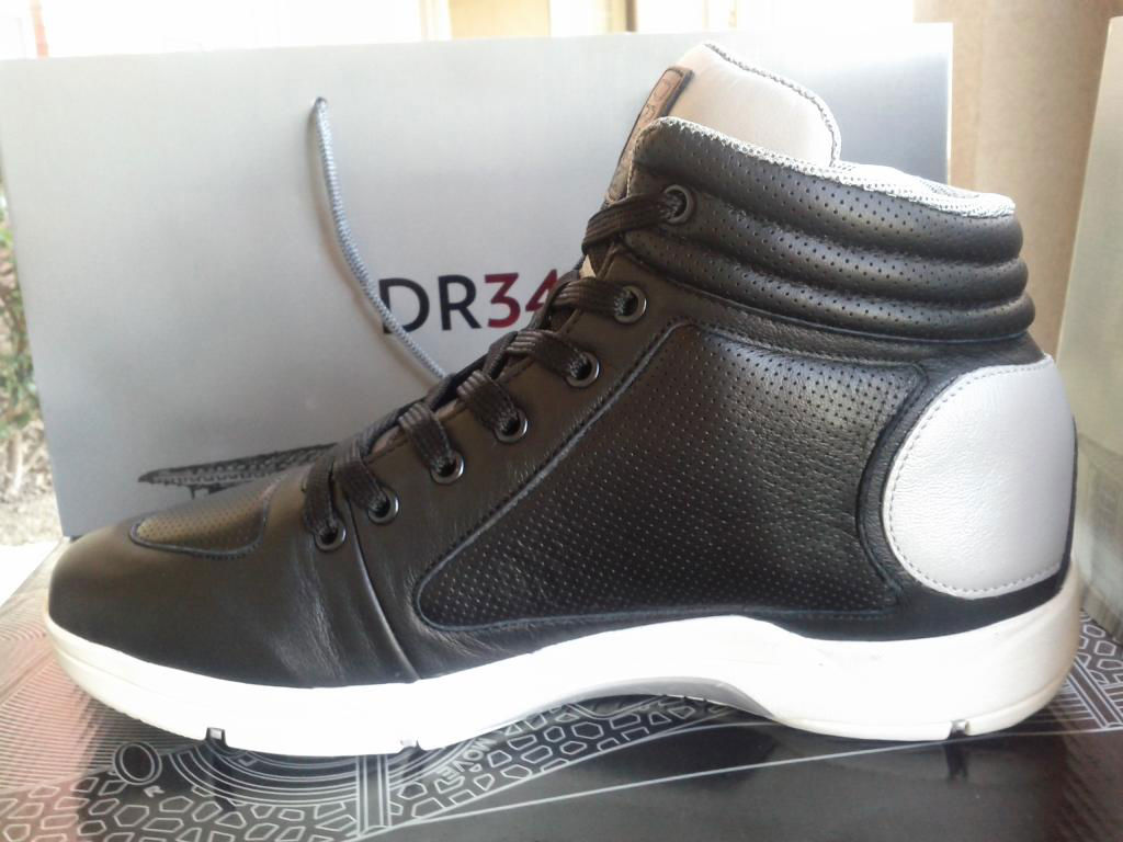 DR34M Shake Olajuwon - Black/White (2)