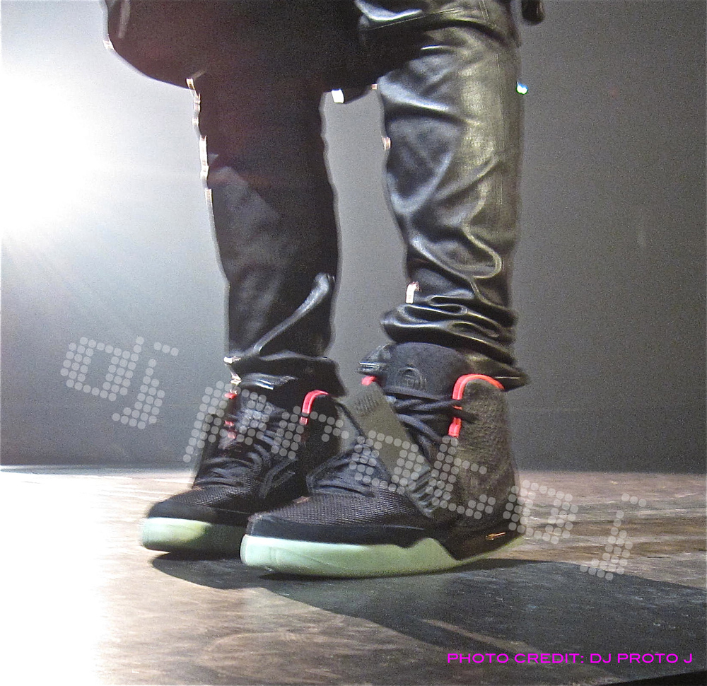 Jordan iv hotsell yeezy 2