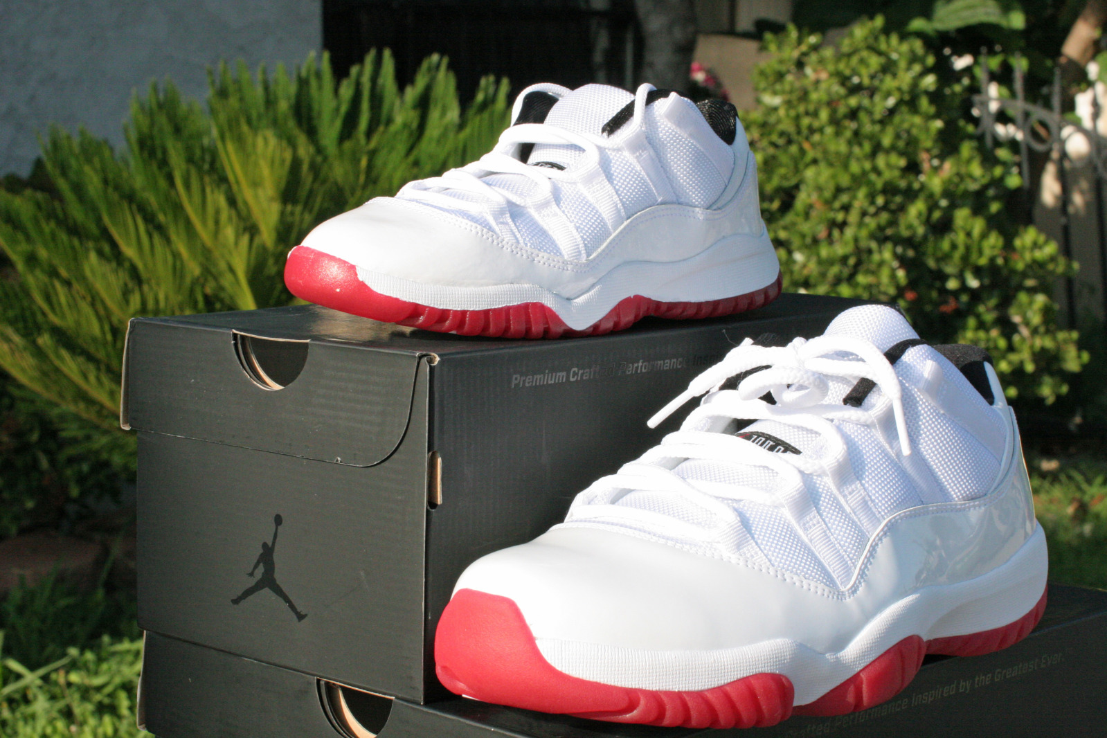 jordan 11 all white and red