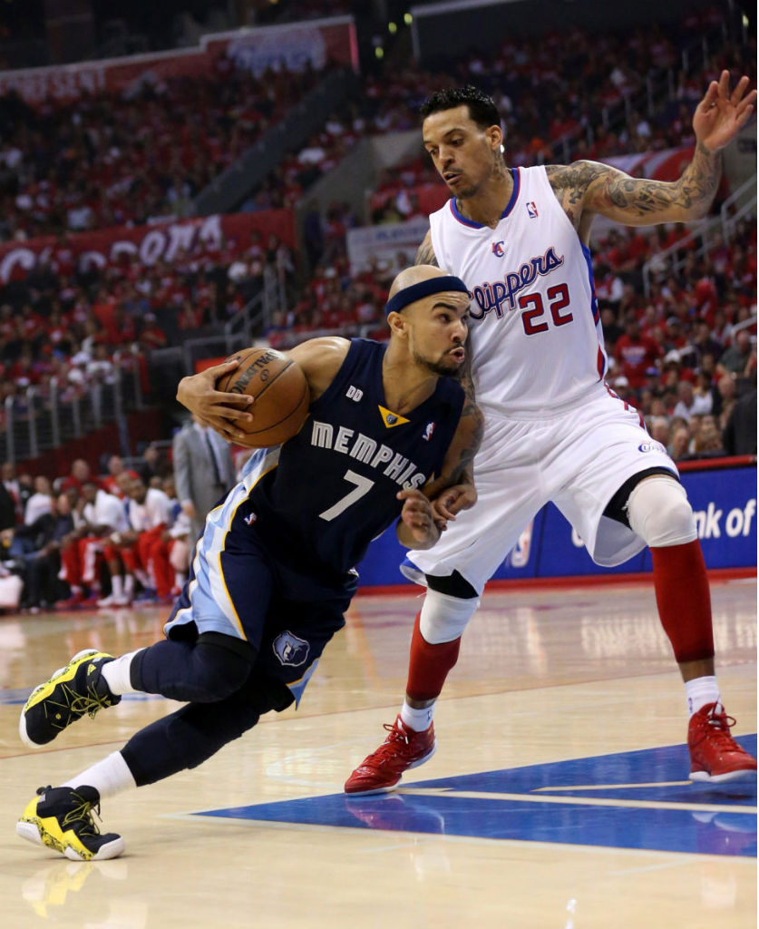 Jerryd Bayless wearing adidas Top Ten 2000 Rivalry Pack; Matt Barnes wearing adidas Rose 773